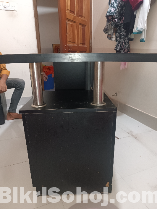 টেবিল